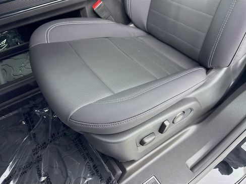 New 2026 GMC Hummer EV SUV w/ LPO, Dark Essentials Package AWD/4WD image 19