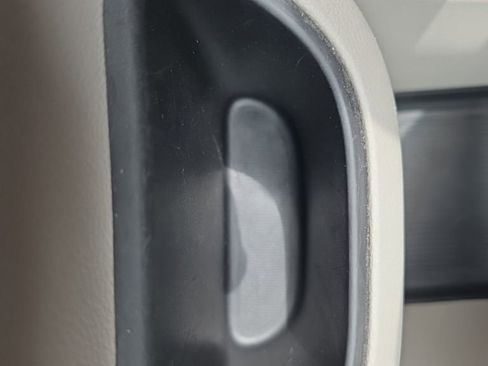 Used 2024 Chrysler Pacifica Touring-L FWD image 23