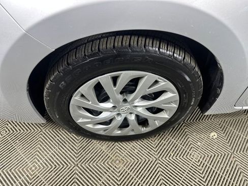 Used 2017 Toyota Corolla LE image 10