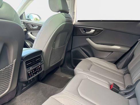 Used 2024 Audi Q8 Premium Plus image 15