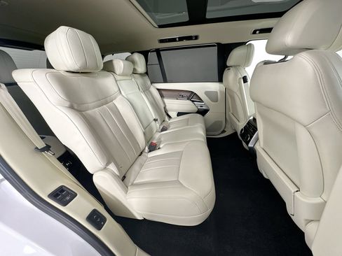 Certified 2025 Land Rover Range Rover Long Wheelbase SE AWD/4WD image 27