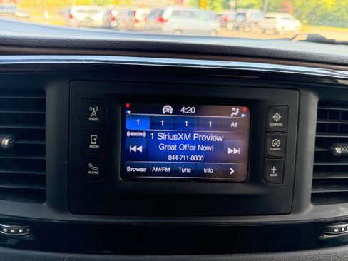Used 2017 Chrysler Pacifica Touring FWD image 26