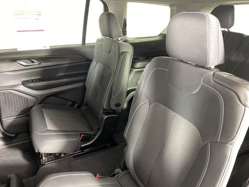 Used 2023 Jeep Grand Cherokee L Laredo AWD/4WD image 30