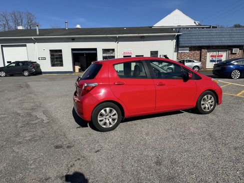 Used 2014 Toyota Yaris LE image 21