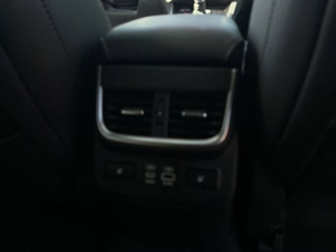 Used 2025 Subaru Outback Limited AWD/4WD image 43