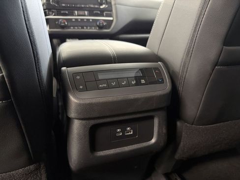 Certified 2025 Nissan Pathfinder SL AWD/4WD image 19