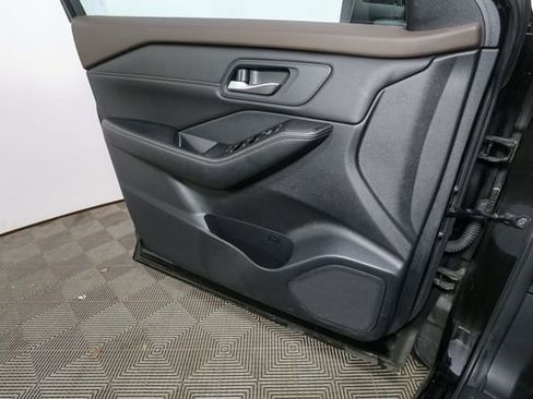 Used 2023 Nissan Rogue SV w/ SV Premium B Package image 35