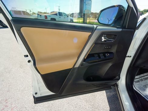 Used 2017 Toyota RAV4 Limited image 16