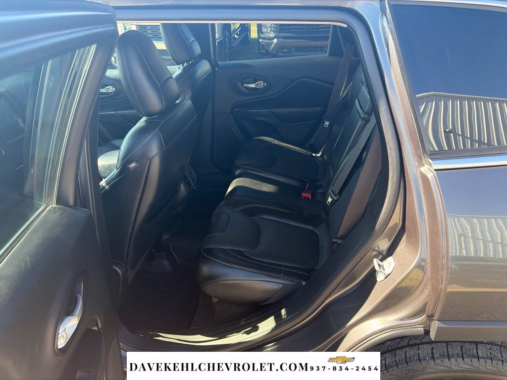 Used 2015 Jeep Cherokee Limited w/ Luxury Group AWD/4WD image 19