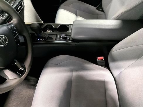 Used 2025 Toyota Camry LE image 20