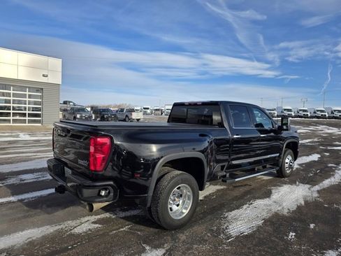 Used 2024 Chevrolet Silverado 3500 High Country w/ High Country Premium Package image 6
