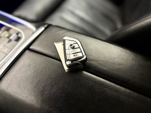 Used 2020 BMW X7 M50i w/ Dynamic Handling Package image 27