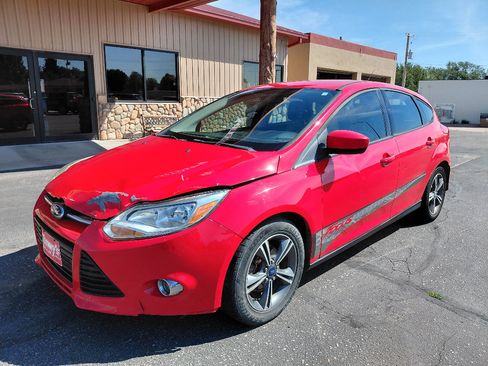 Used 2012 Ford Focus SE FWD image 2
