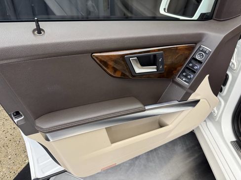 Used 2013 Mercedes-Benz GLK 350 4MATIC image 16