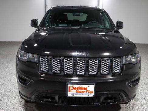 Used 2020 Jeep Grand Cherokee Altitude image 4