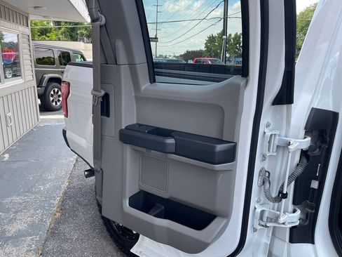 Used 2017 Ford F150 XL w/ Equipment Group 101A Mid AWD/4WD image 27