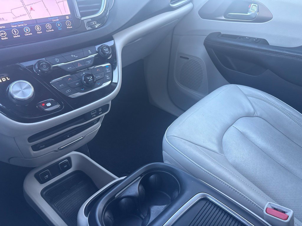 Used 2019 Chrysler Pacifica Touring-L Plus FWD image 25