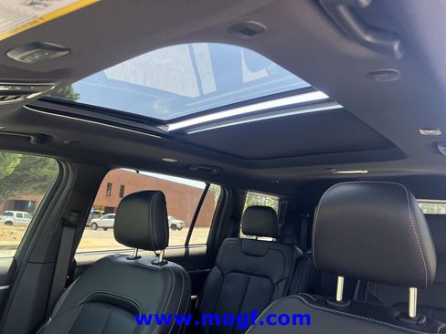 Used 2025 Jeep Grand Cherokee L Limited w/ Luxury Tech Group II AWD/4WD image 14