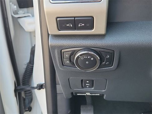 Used 2022 Ford F250 Lariat w/ Lariat Value Package image 20
