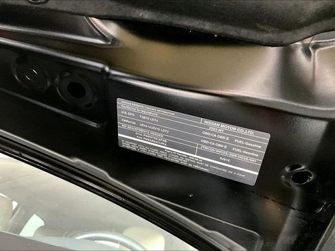 Used 2023 Nissan Armada SL w/ Captain's Chairs Package image 32