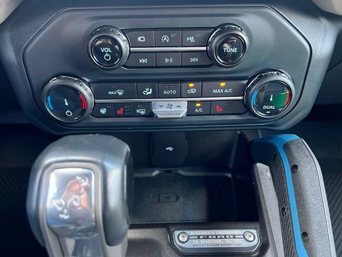 Used 2022 Ford Bronco Wildtrak AWD/4WD image 30