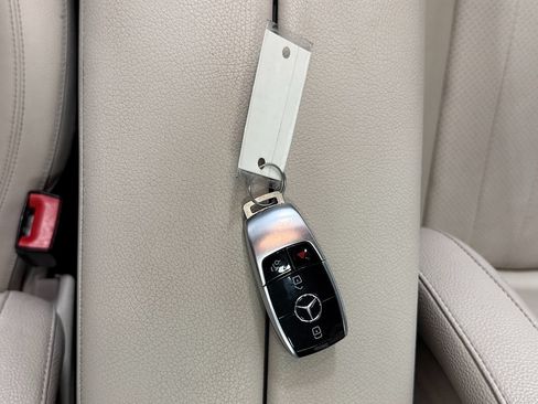 Used 2019 Mercedes-Benz E 300 4MATIC w/ Premium 1 Package image 40