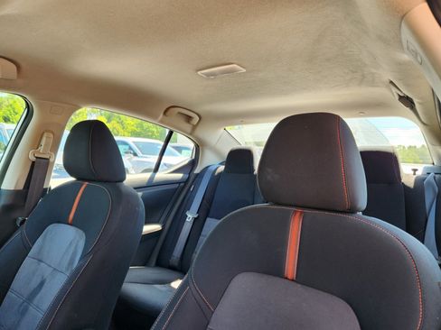 Used 2024 Nissan Sentra SR FWD image 12