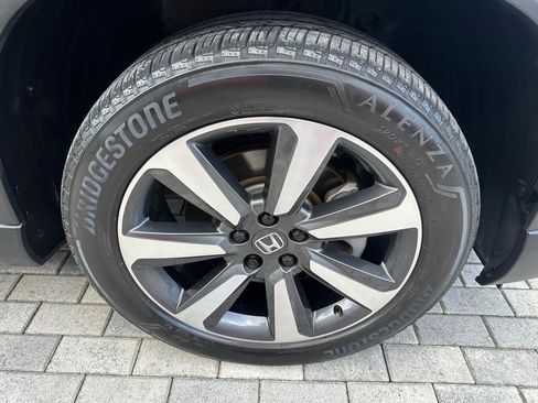 Used 2023 Honda Pilot Elite image 32