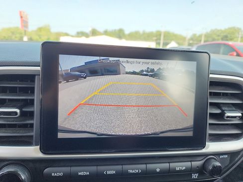 Used 2022 Hyundai Venue SE image 20