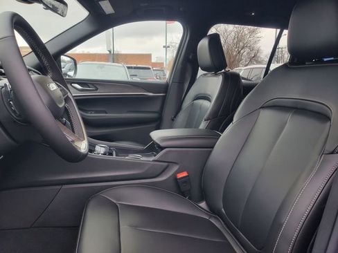 New 2025 Jeep Grand Cherokee Limited image 10