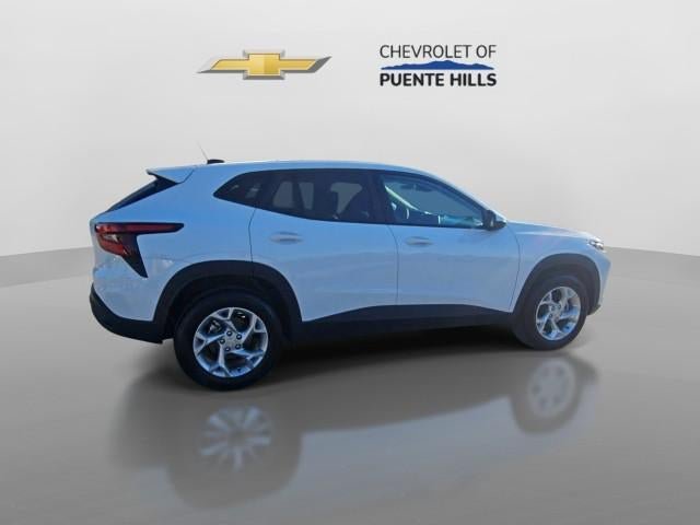 New 2026 Chevrolet Trax LS w/ LS Convenience Package FWD image 8