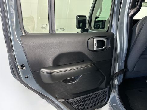 Used 2024 Jeep Wrangler Unlimited Sahara AWD/4WD image 24