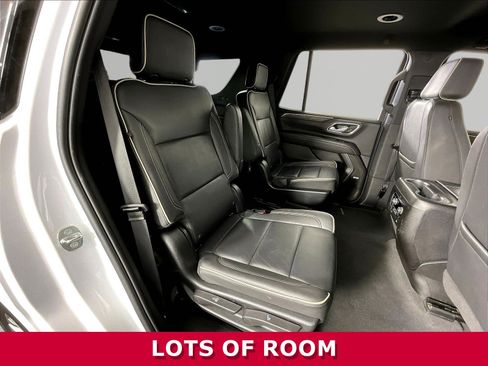 Used 2024 Chevrolet Tahoe Premier AWD/4WD image 25
