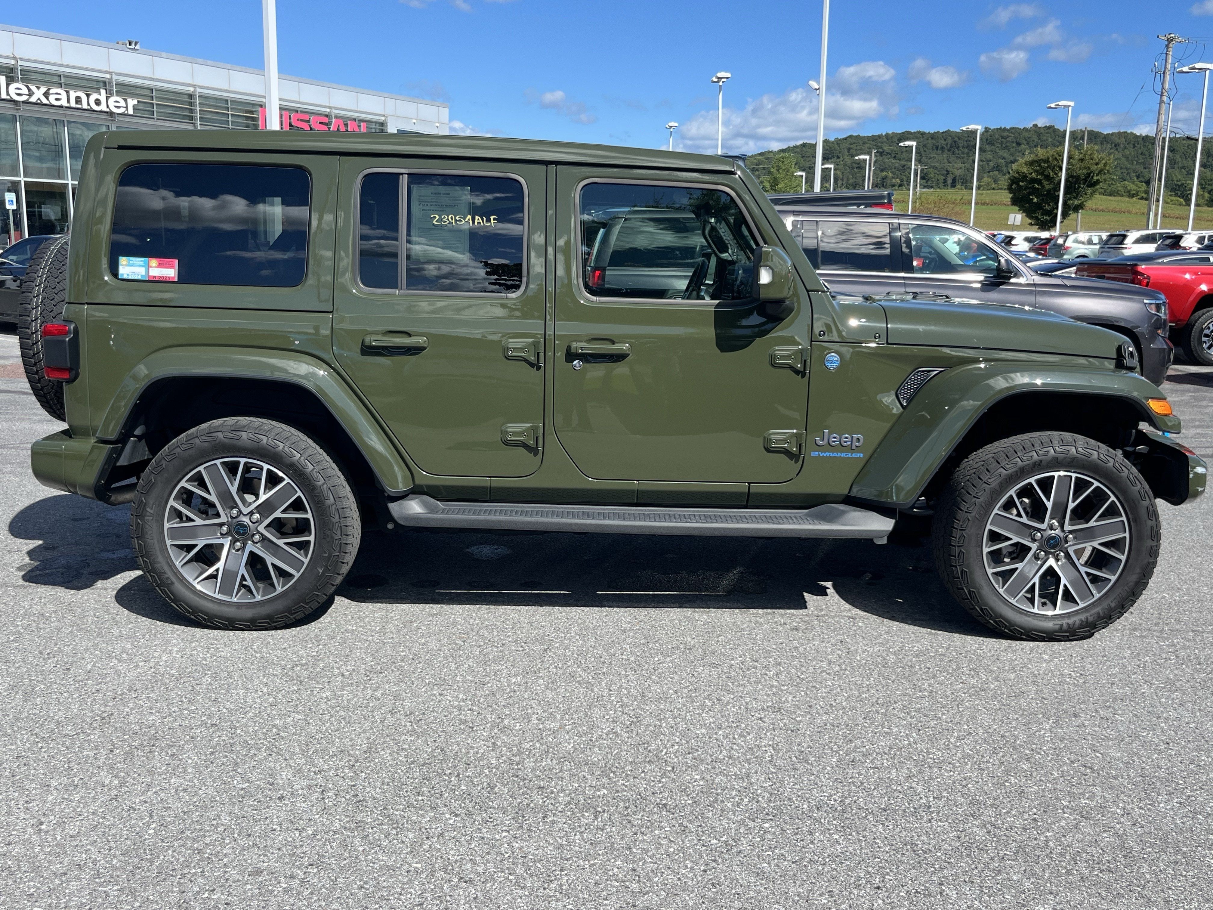 Used 2024 Jeep Wrangler High Altitude AWD/4WD image 2