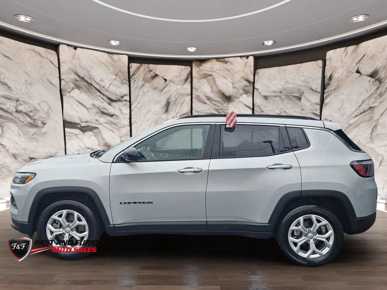 Used 2024 Jeep Compass Latitude AWD/4WD image 4