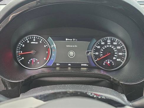 Used 2023 Kia Seltos SX image 10