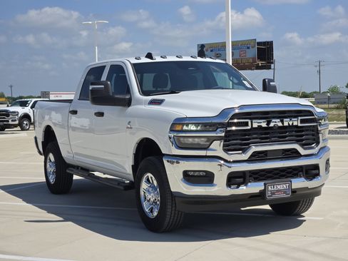 New 2026 RAM 2500 Tradesman AWD/4WD image 3