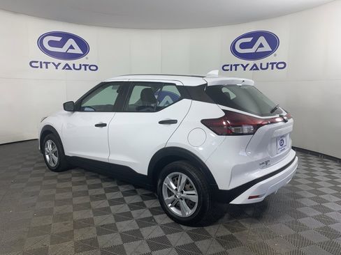 Used 2022 Nissan Kicks S image 5