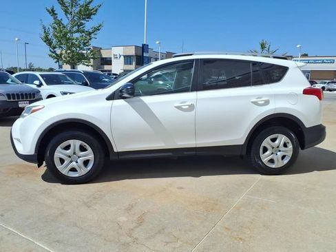 Used 2015 Toyota RAV4 LE w/ Preferred Accessory Package AWD/4WD image 9