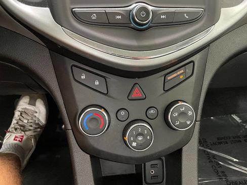 Used 2020 Chevrolet Sonic LS image 33