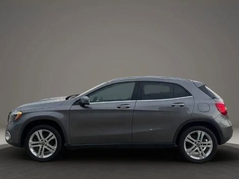 Used 2019 Mercedes-Benz GLA 250 4MATIC image 4