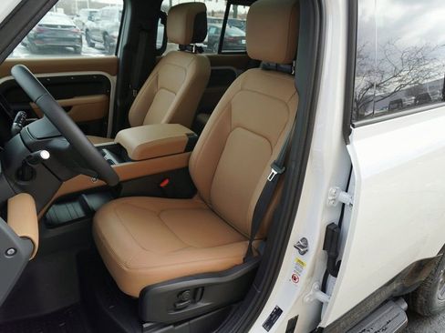 Used 2026 Land Rover Defender 110 X-Dynamic SE AWD/4WD image 15