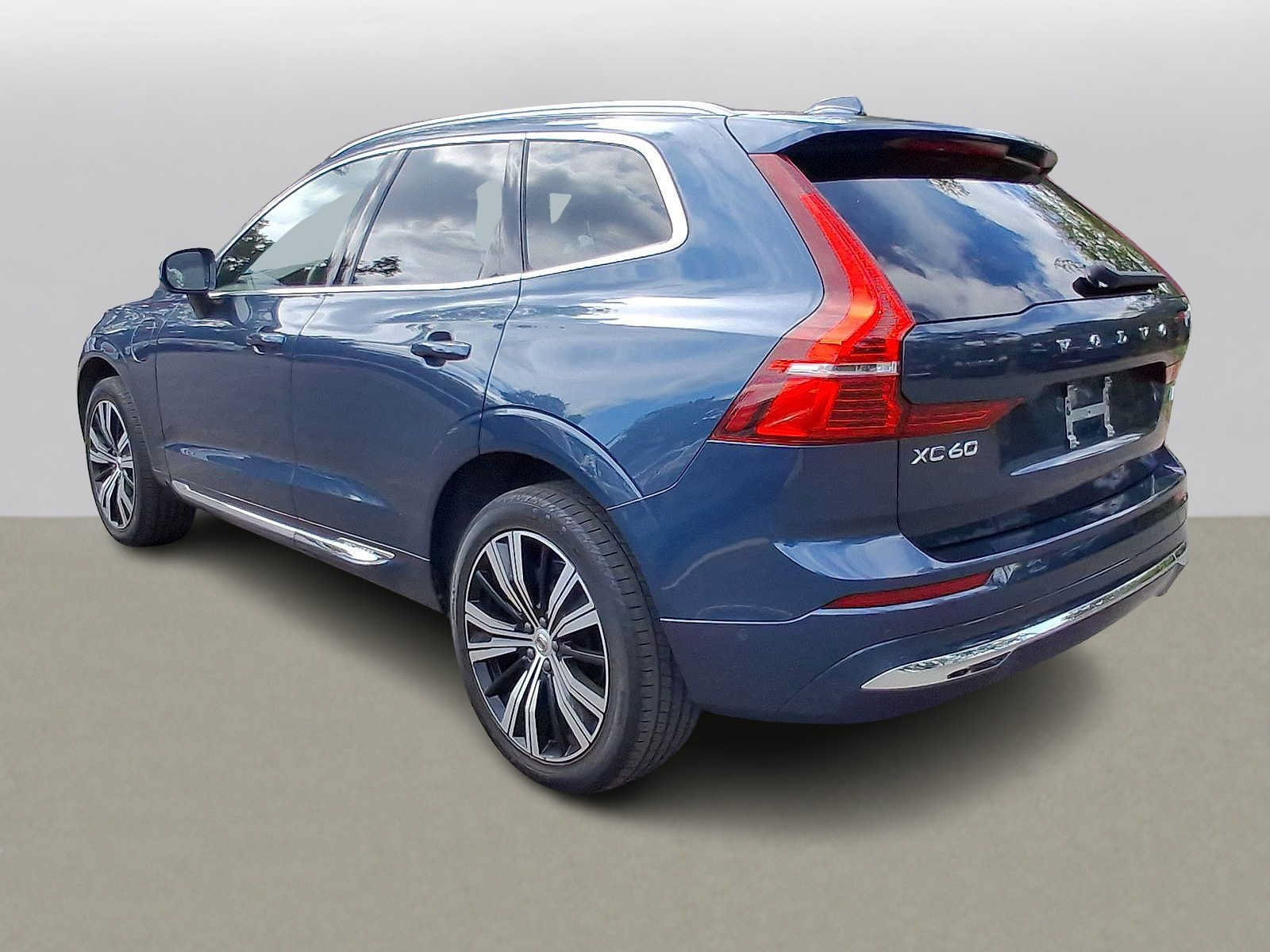 Used 2023 Volvo XC60 T8 Ultimate w/ Climate Package AWD/4WD image 28