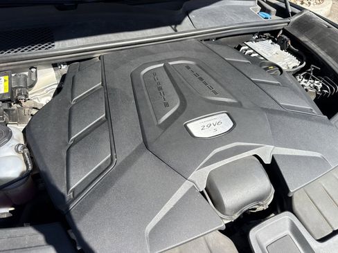 Used 2020 Porsche Cayenne S image 34