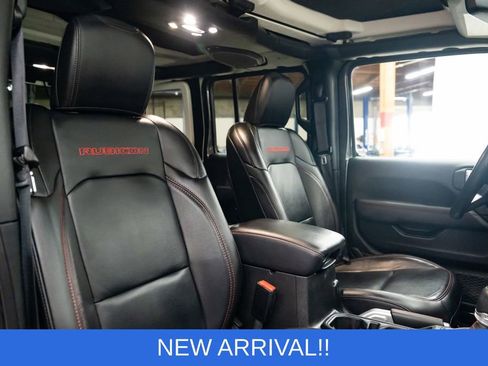 Used 2022 Jeep Wrangler Unlimited Rubicon w/ Steel Bumper Group image 28