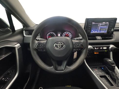 Used 2020 Toyota RAV4 LE image 13