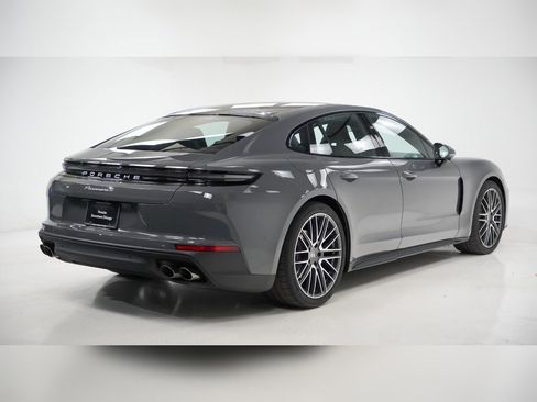 Certified 2025 Porsche Panamera 4 image 10