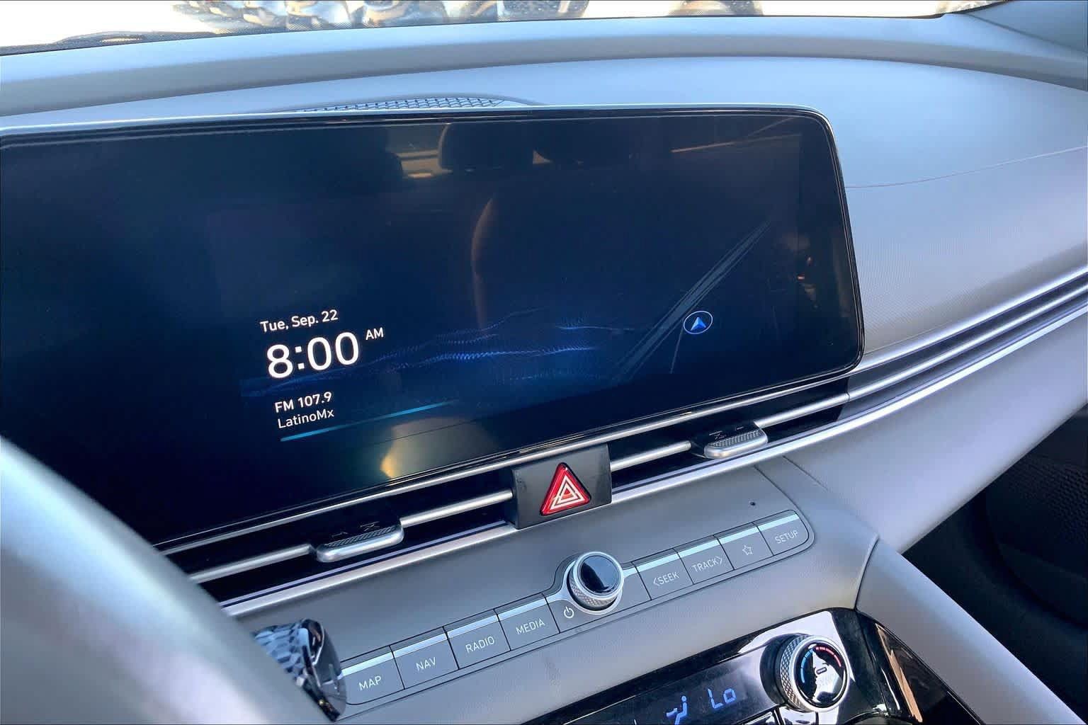 Used 2025 Hyundai Elantra SEL FWD image 32