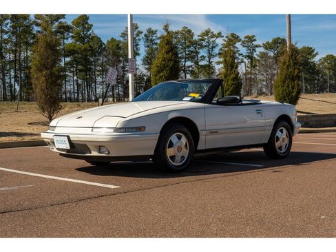 Used 1990 Buick Reatta Convertible image 22