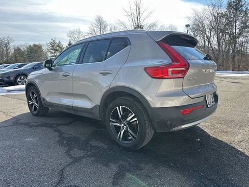 Certified 2025 Volvo XC40 B5 Core image 6